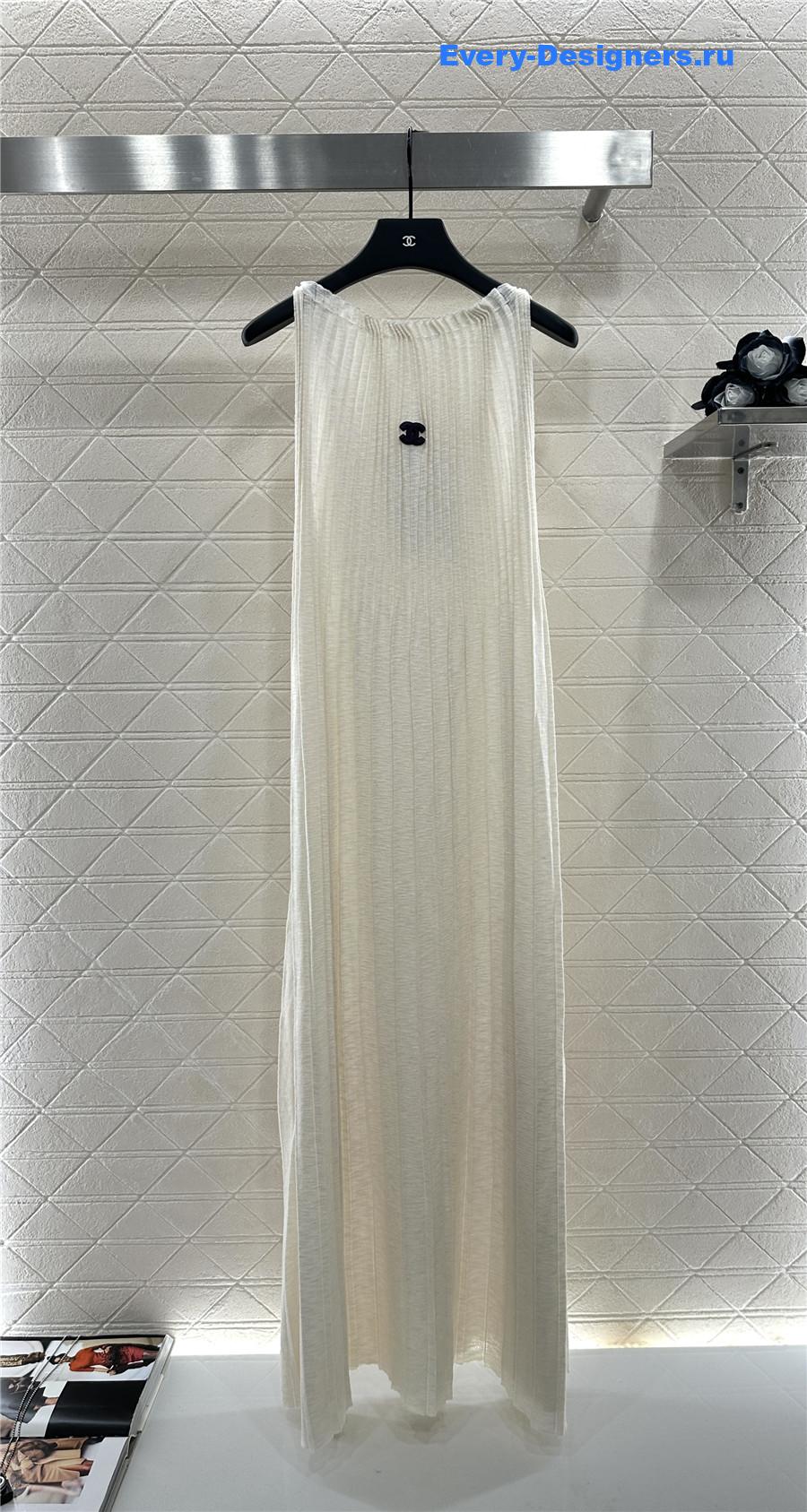 Ch**el halterneck pleated knitted vest dress