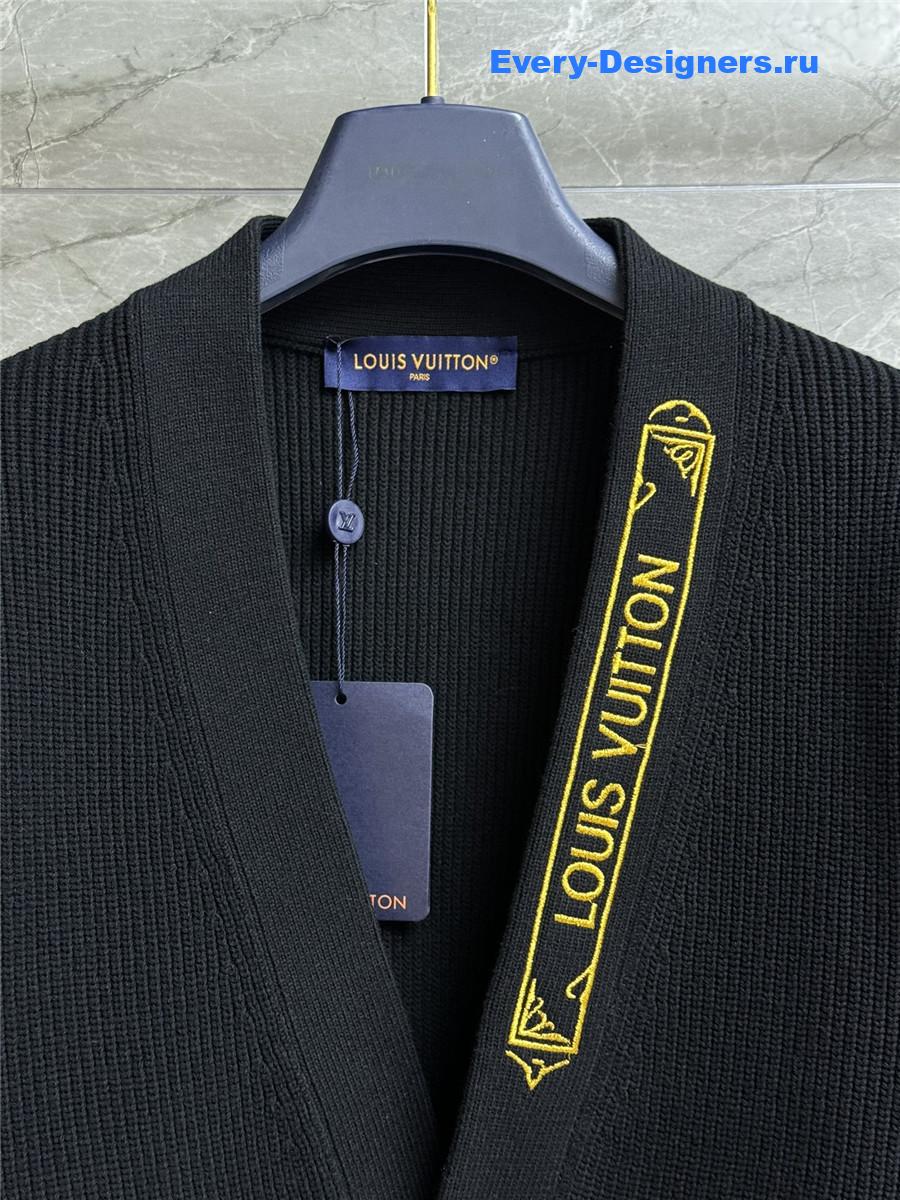 l0vis Vvtt0n embroidered signature cardigan