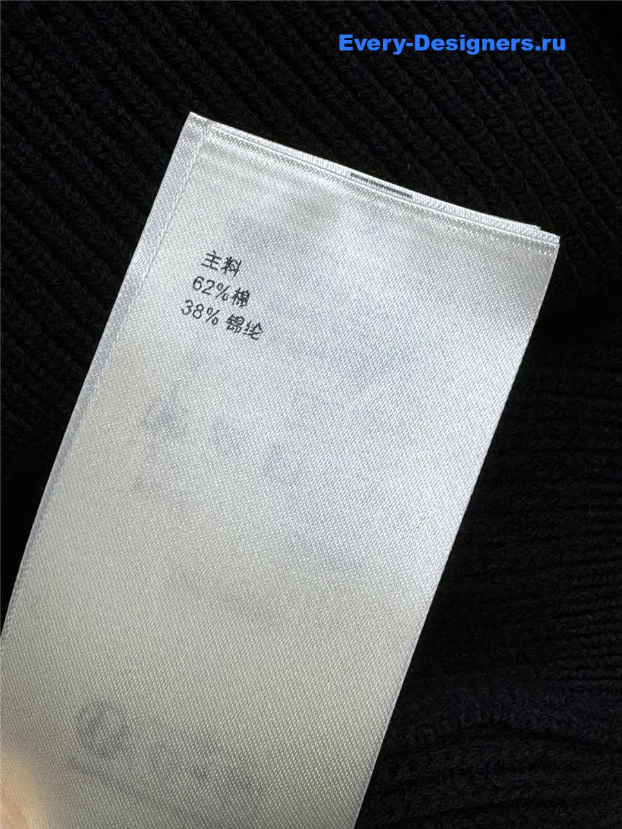 l0vis Vvtt0n embroidered signature cardigan