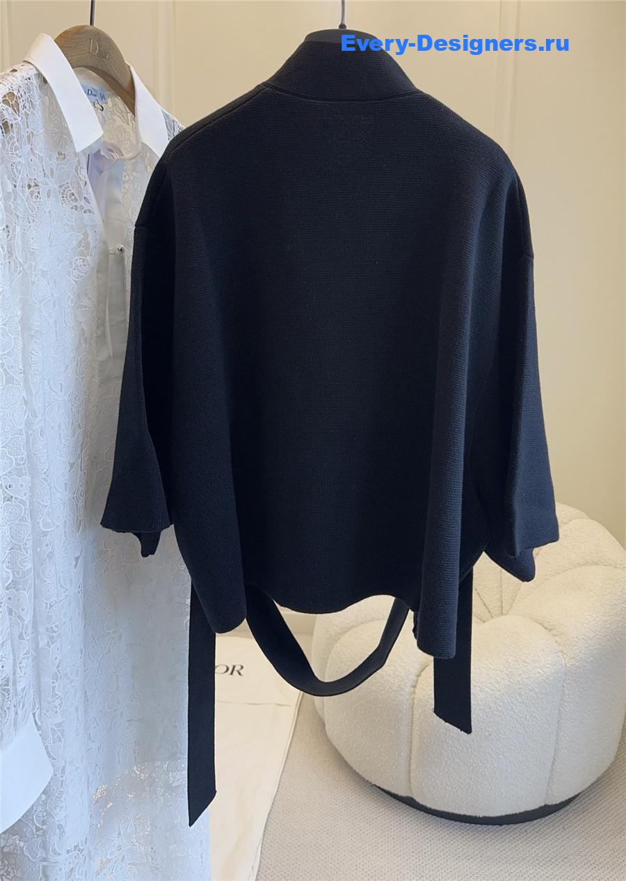 D10r virgin wool belted jacket