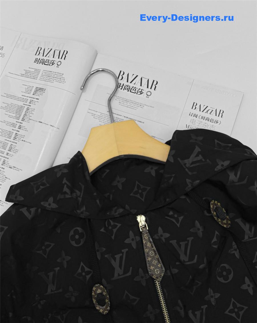 l0vis Vvtt0n black monogram windbreaker