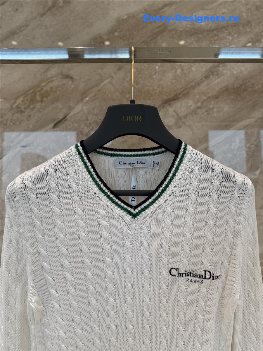 D10r vibe embroidered knit sweater