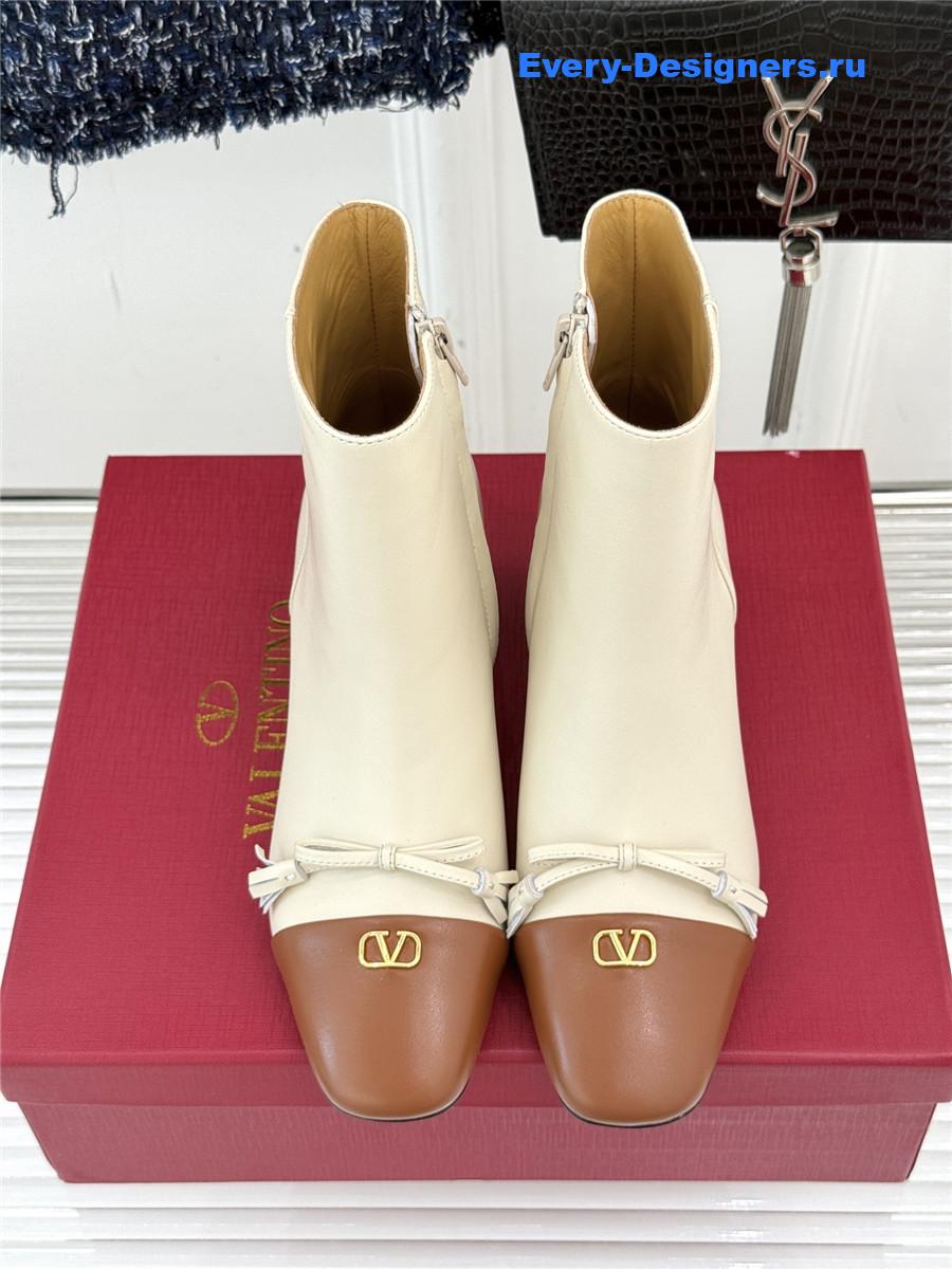 Va1e*ntin0 garavani 60mm neutral ankle boots