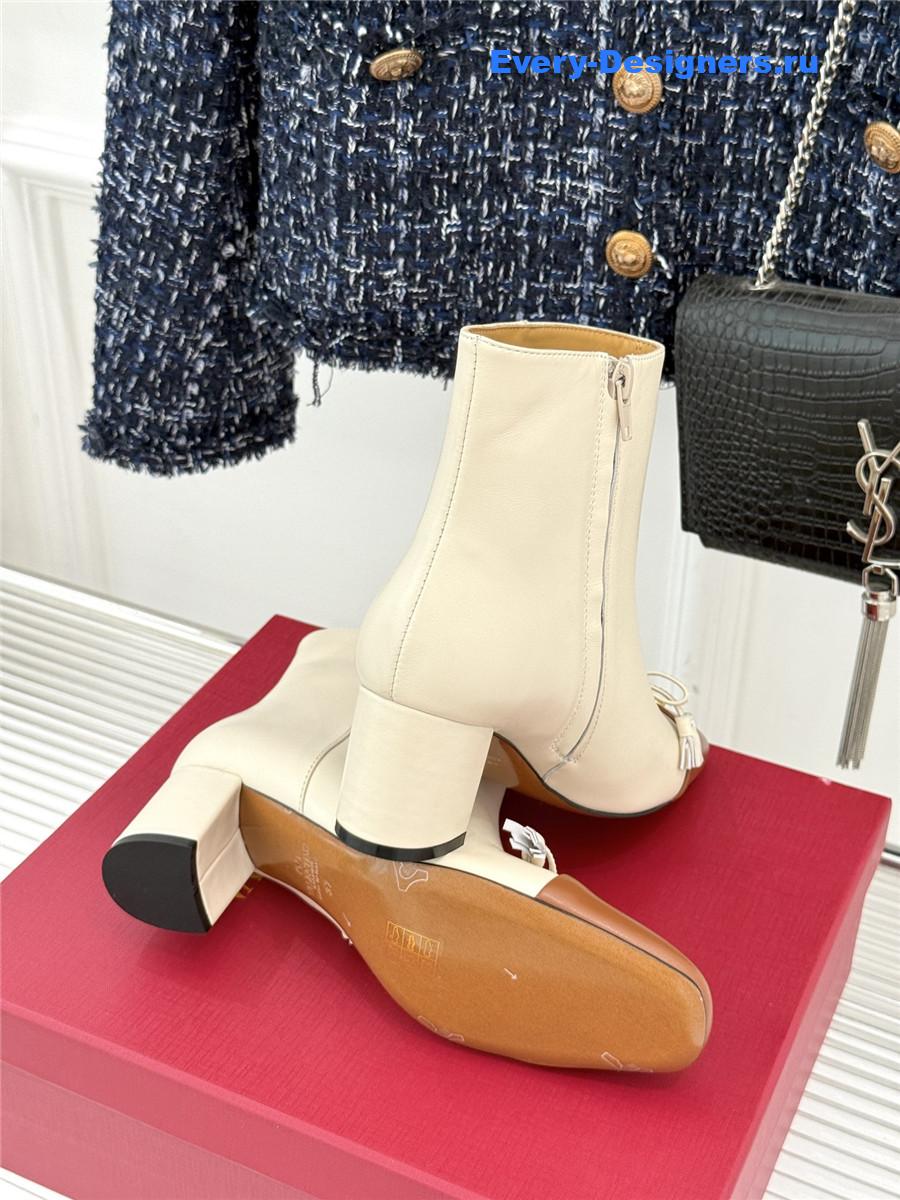 Va1e*ntin0 garavani 60mm neutral ankle boots