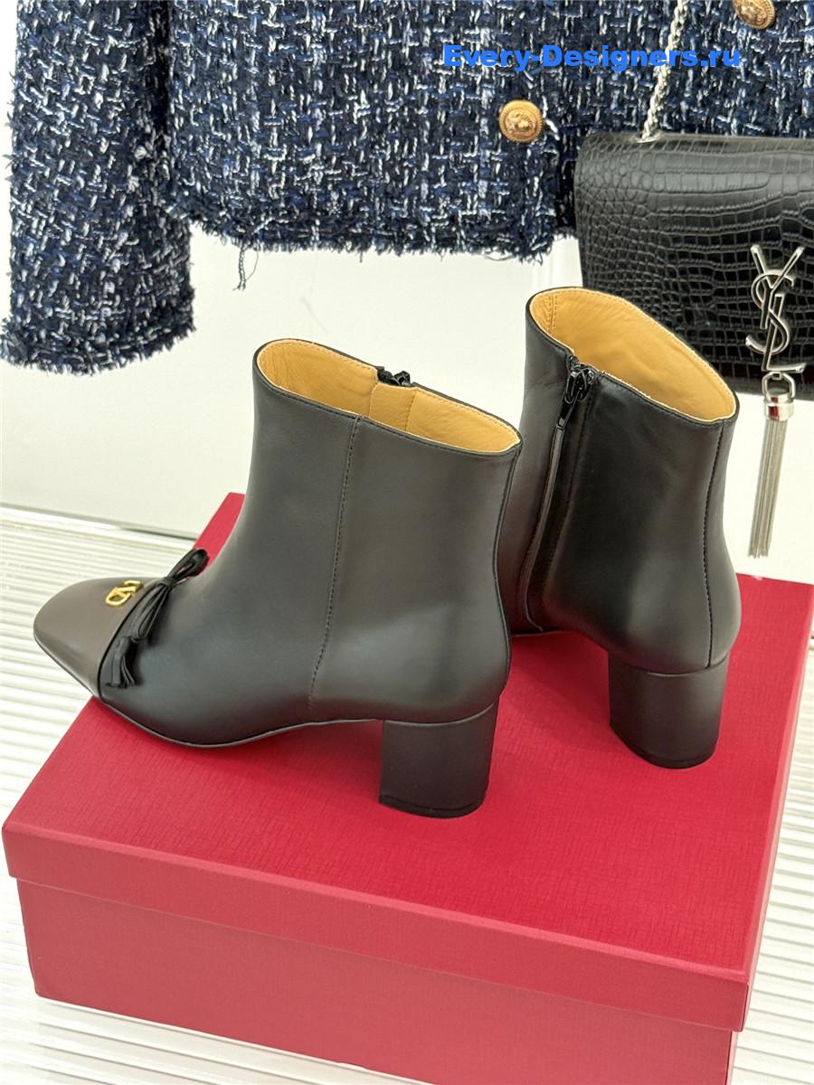 Va1e*ntin0 garavani 60mm black ankle boots