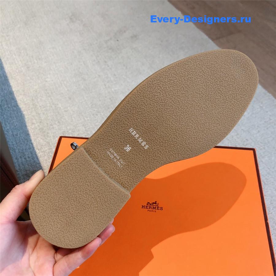 H**me5 calfskin history beige ankle boots