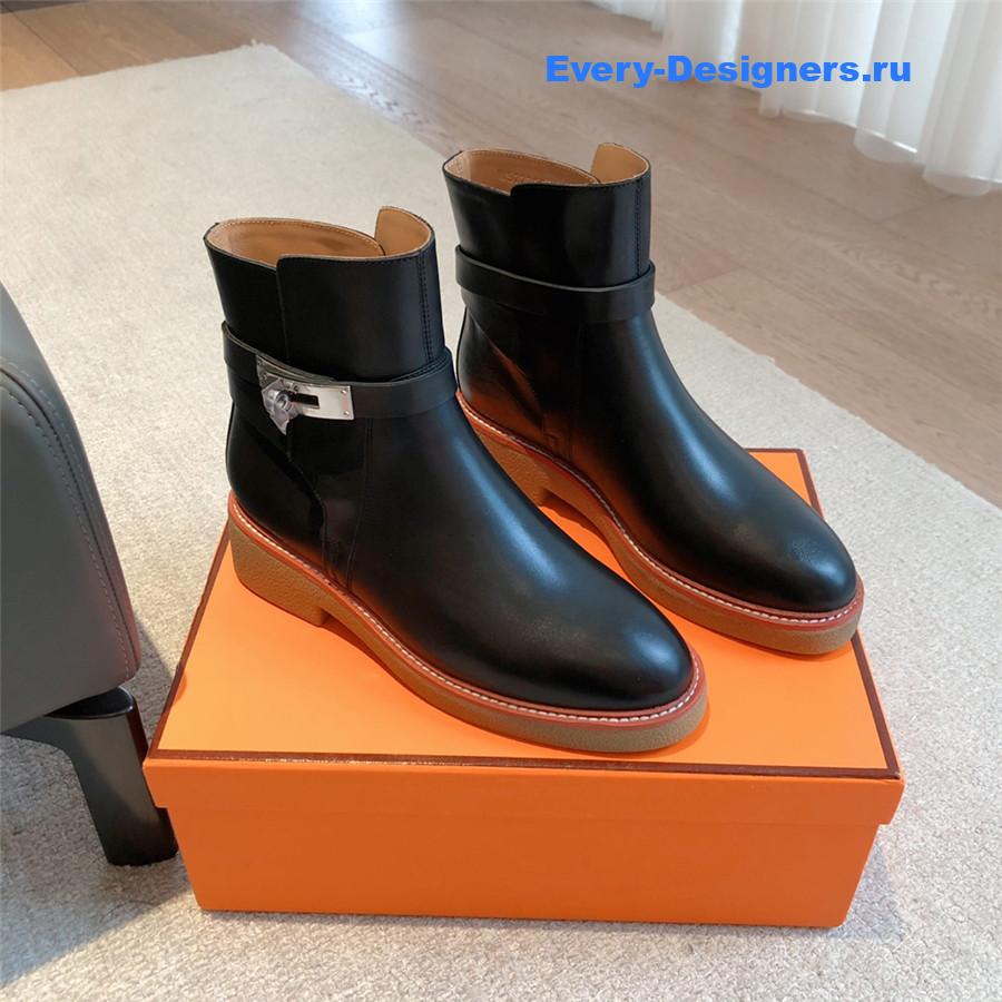 H**me5 calfskin history black ankle boots