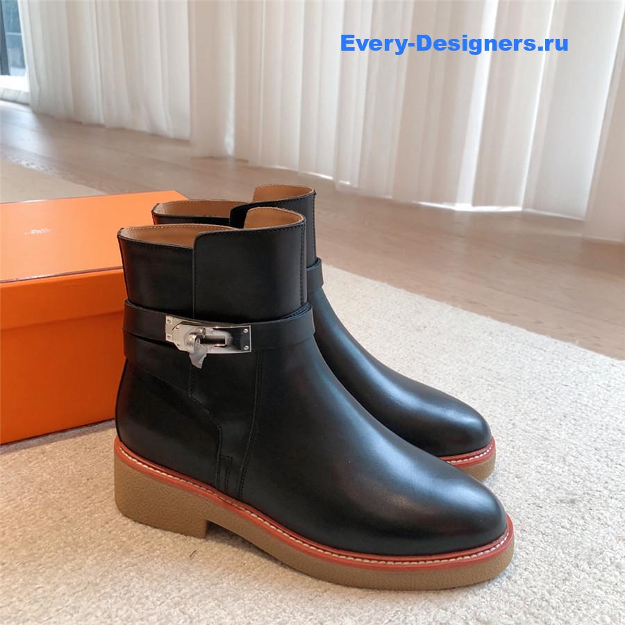 H**me5 calfskin history black ankle boots