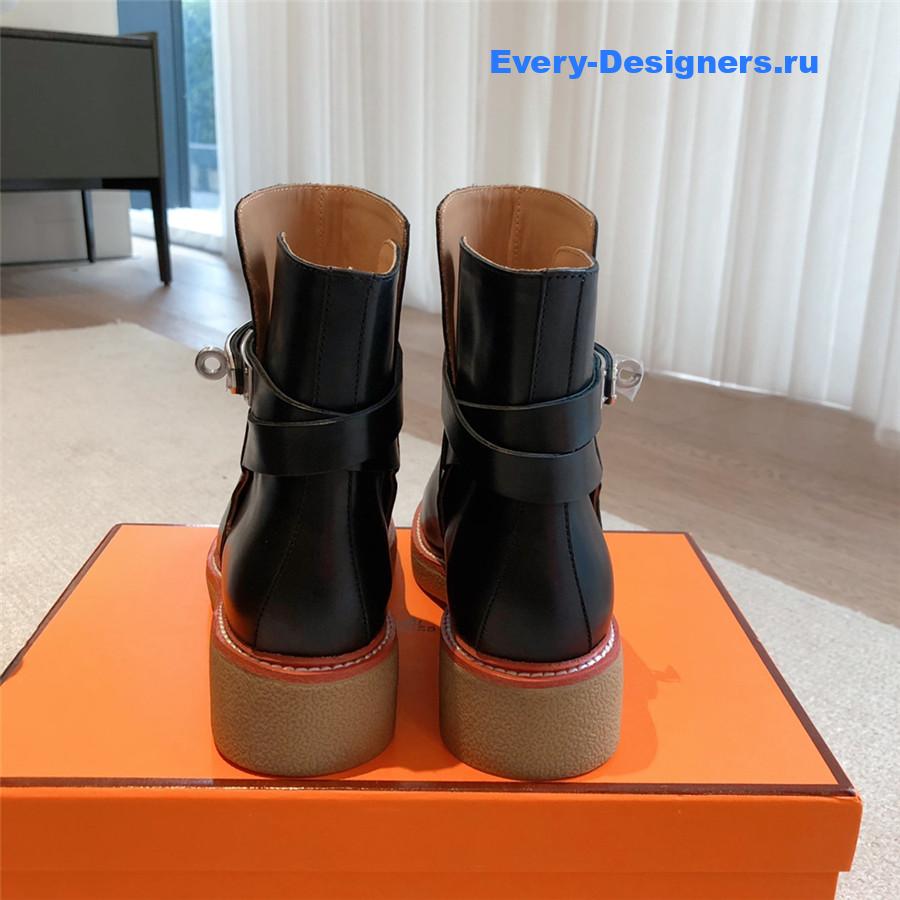 H**me5 calfskin history black ankle boots