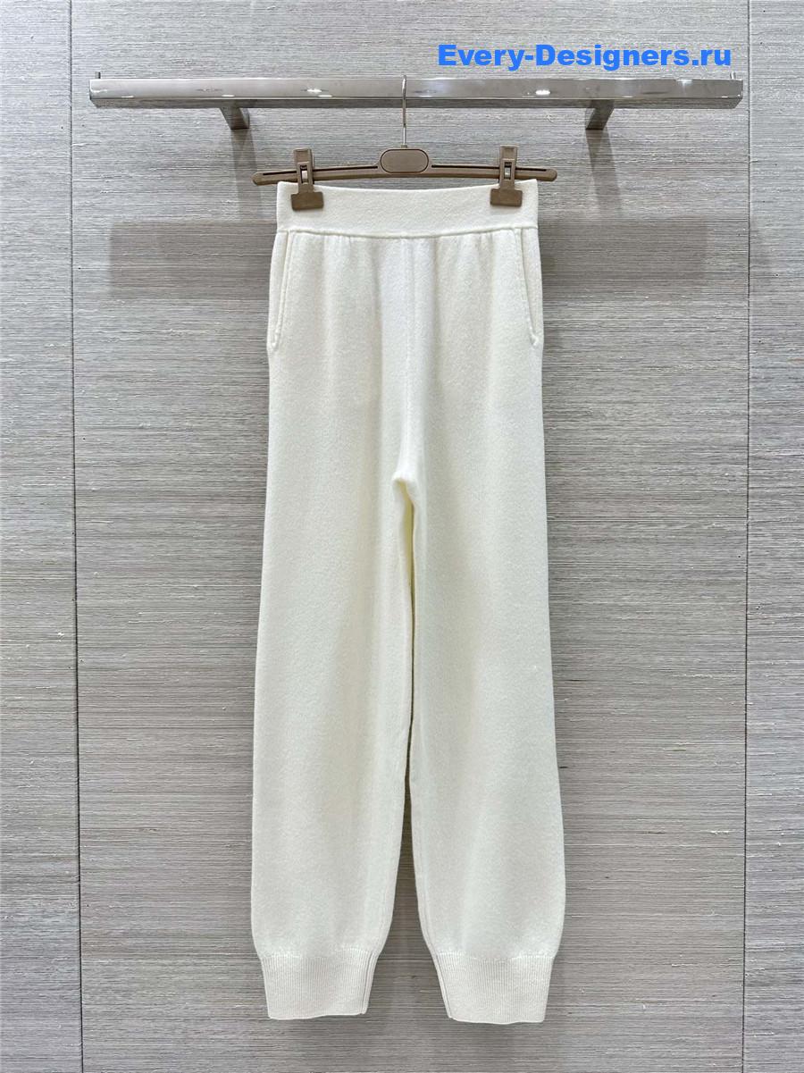 L0r0 P1ana off-white cashmere suit