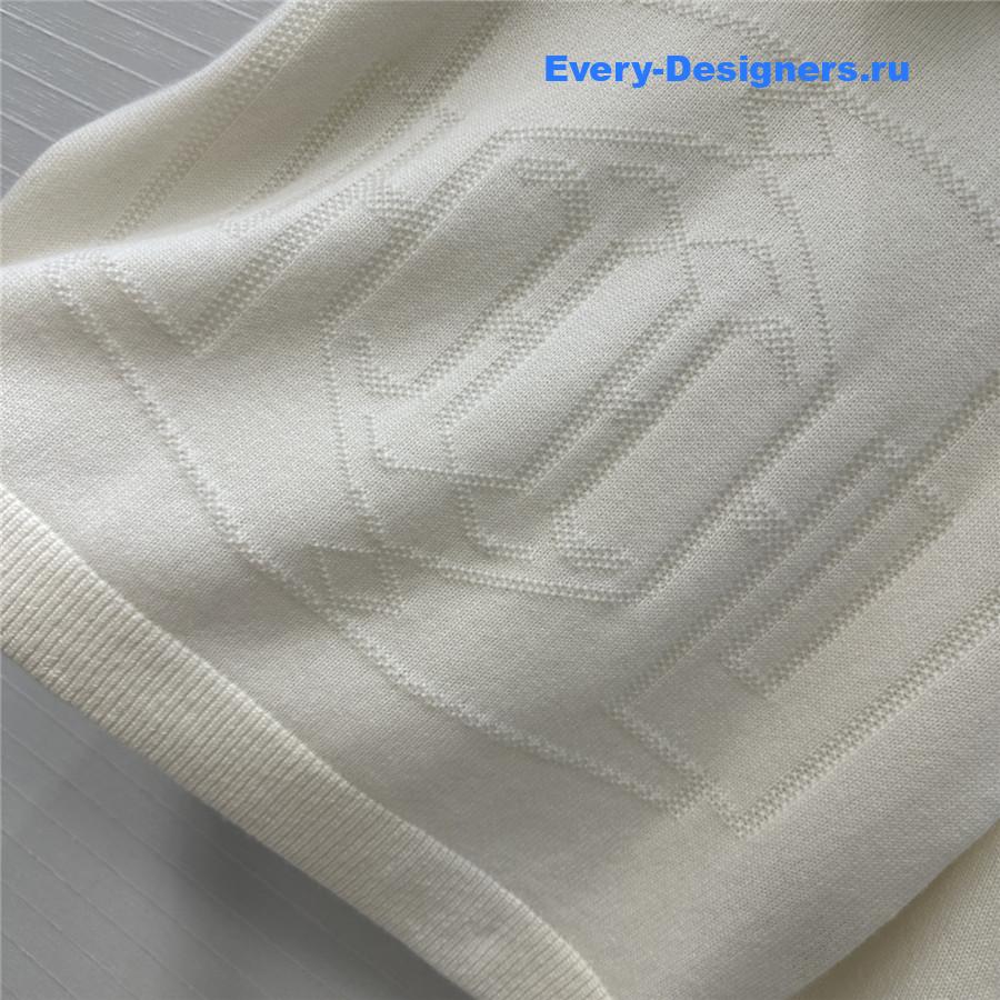 H**me5 off-white cashmere turtleneck