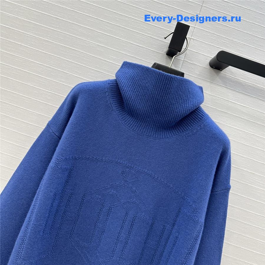 H**me5 blue cashmere turtleneck