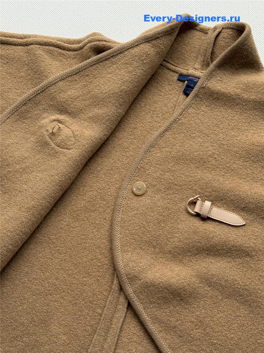 l0vis Vvtt0n brown cape coat