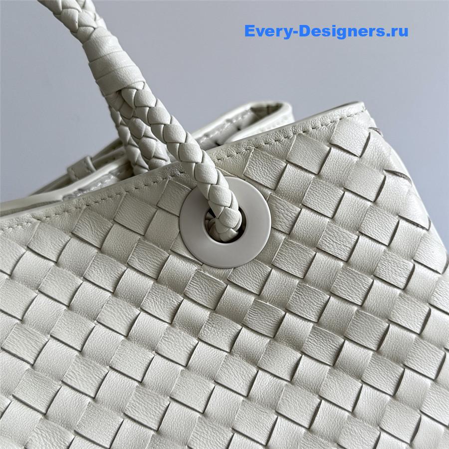 b0tt*ga Ven*ta white leather basket shoulder bag