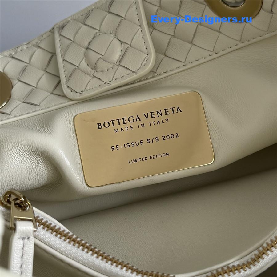 b0tt*ga Ven*ta white leather basket shoulder bag