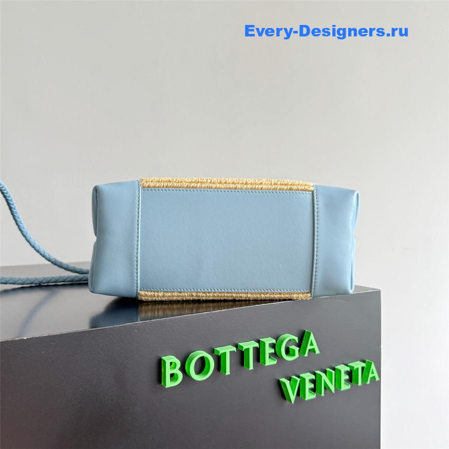b0tt*ga Ven*ta andiamo small tote in blue