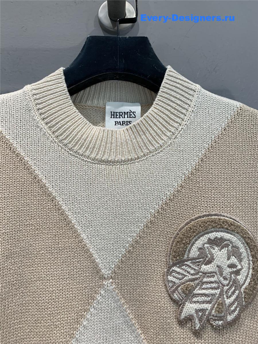 H**me5 cashmere long-sleeve sweater