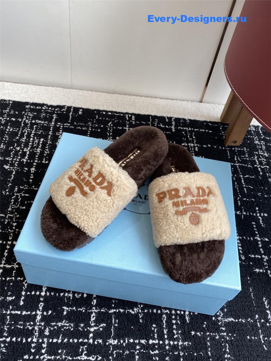 Pra*a white brown women’s knitting wool winter slides