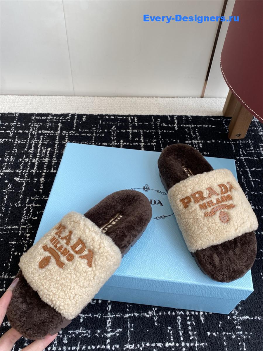 Pra*a white brown women’s knitting wool winter slides