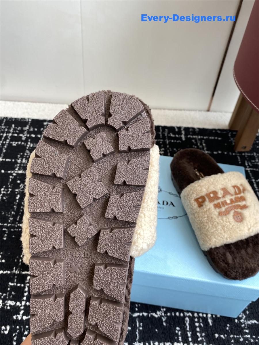 Pra*a white brown women’s knitting wool winter slides