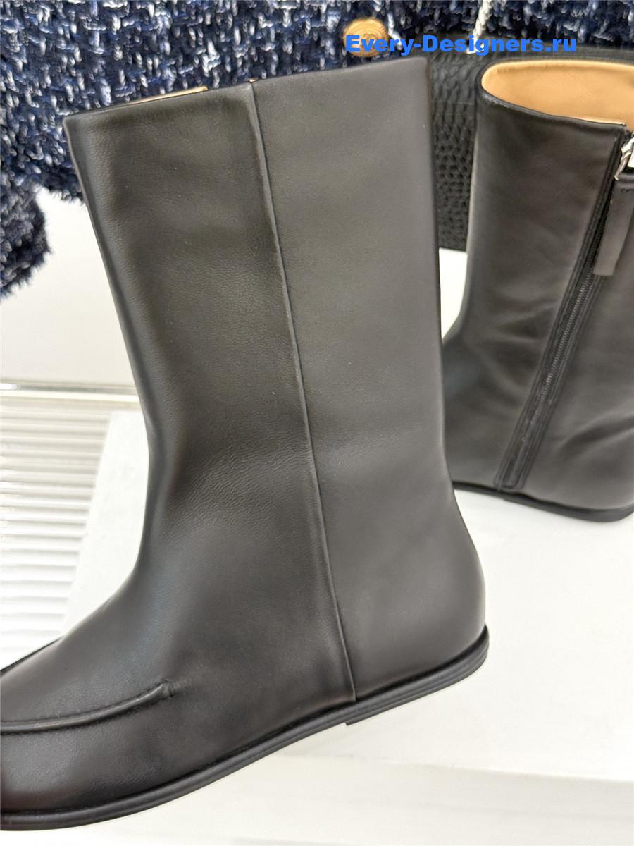 The R0w black canal ankle boots