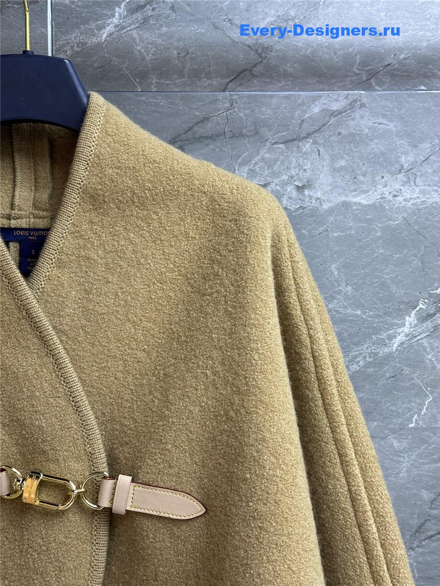 l0vis Vvtt0n utility clip cardigan