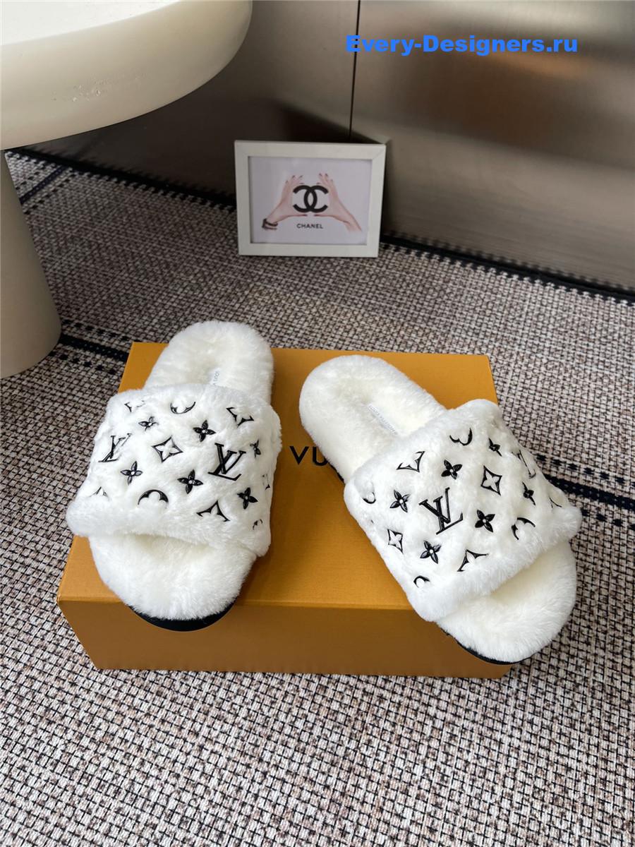 l0vis Vvtt0n white wool platform slippers