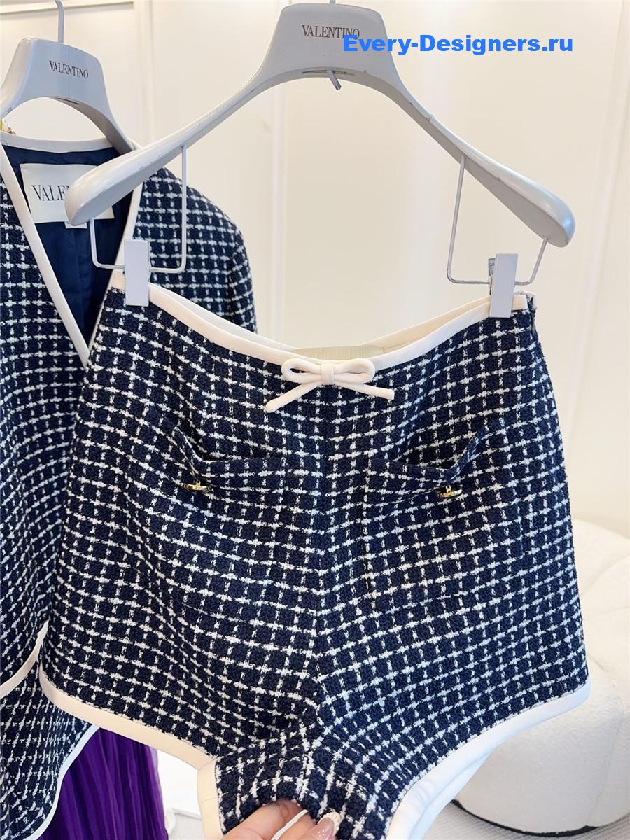 Va1e*ntin0 blue v neck check jacket set