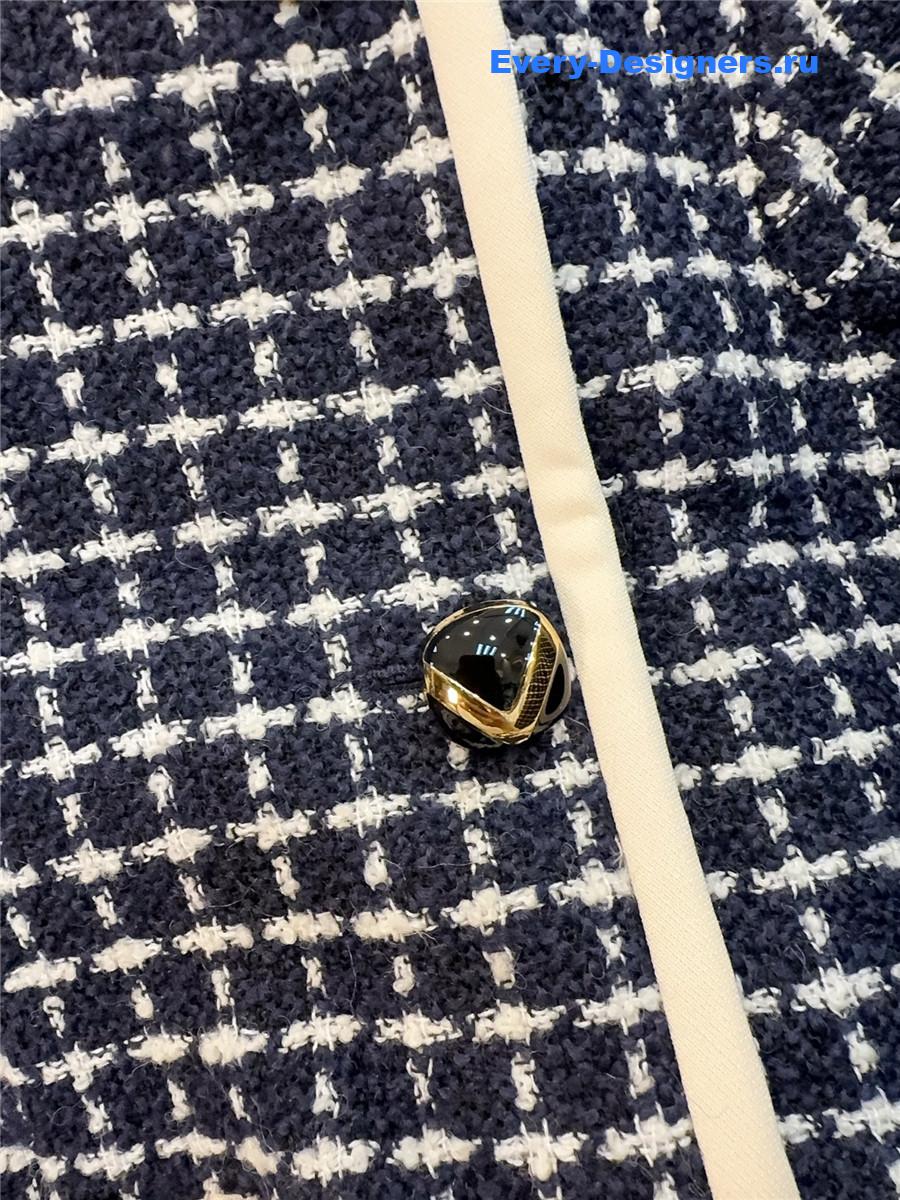 Va1e*ntin0 blue v neck check jacket set