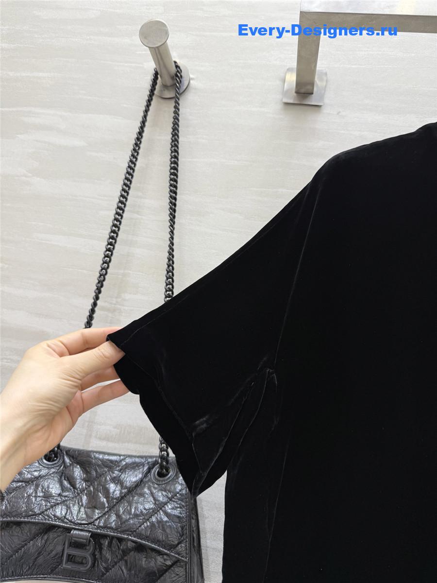 Sa1nt Lau*nt black silk velvet top