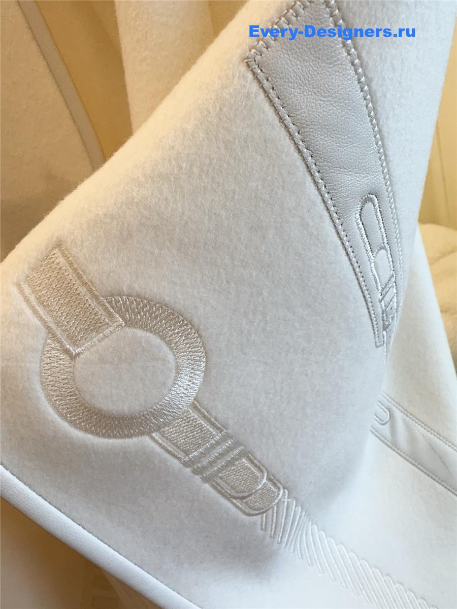 H**me5 white embroidered leather cape