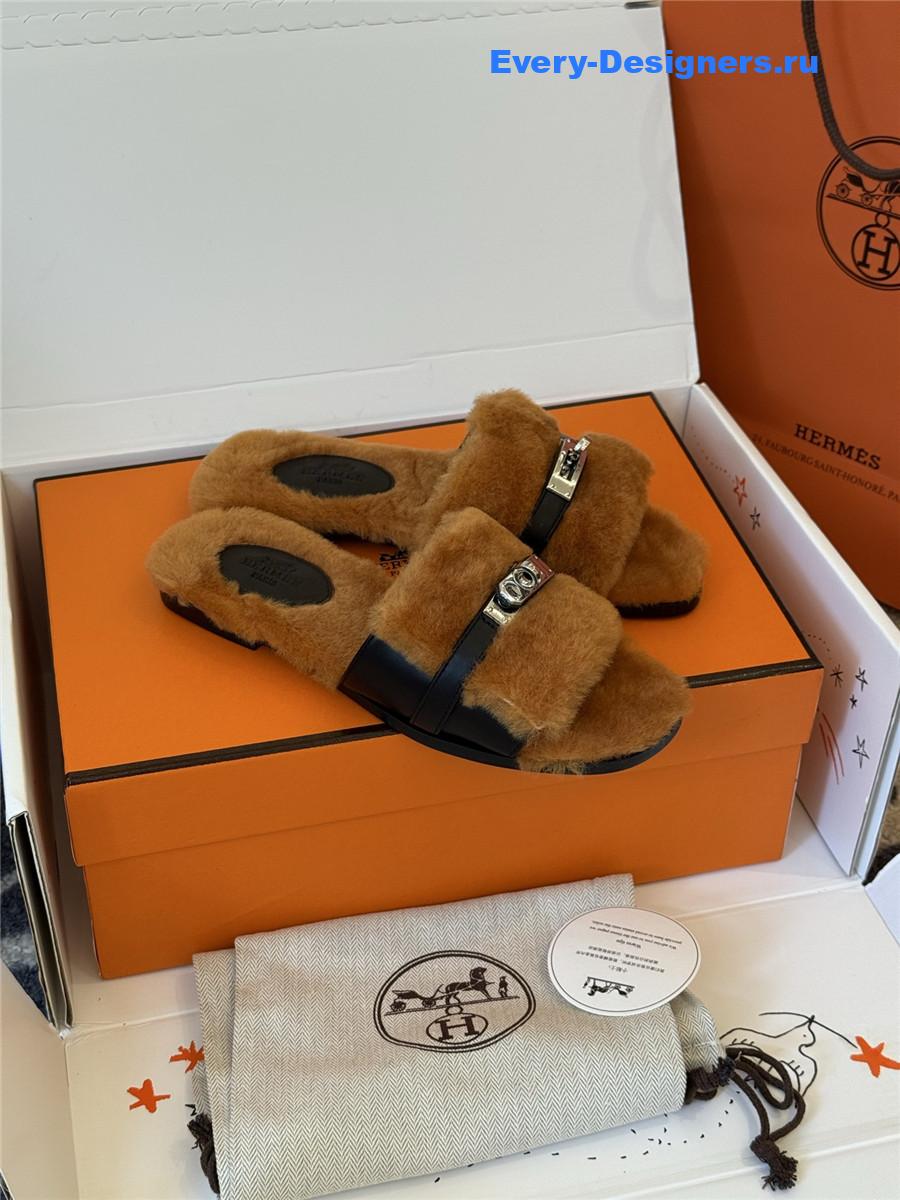 H**me5 kelly buckle brown wool slippers