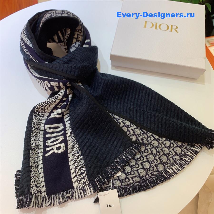 D10r navy oblique reversible scarf