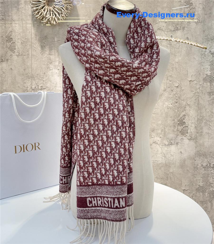 D10r burgundy oblique reversible scarf