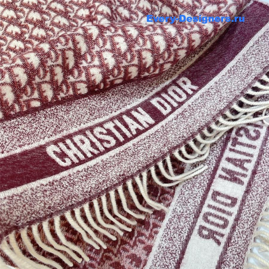 D10r burgundy oblique reversible scarf