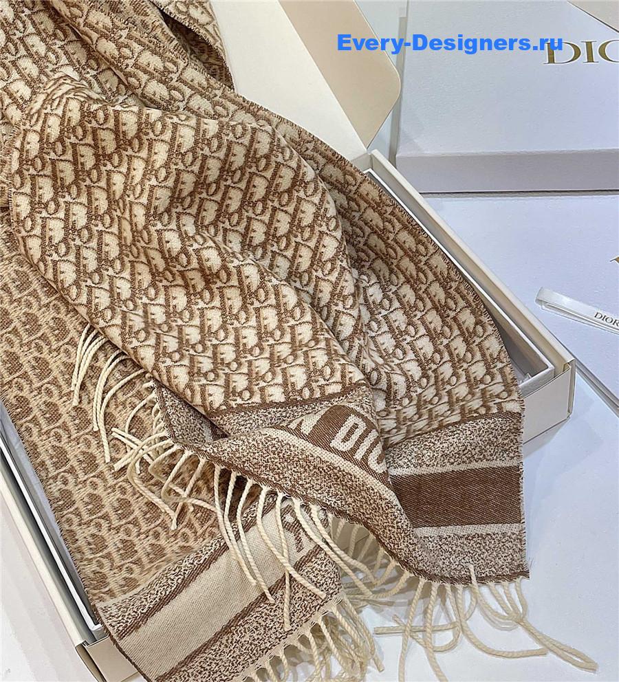 D10r beige oblique reversible scarf