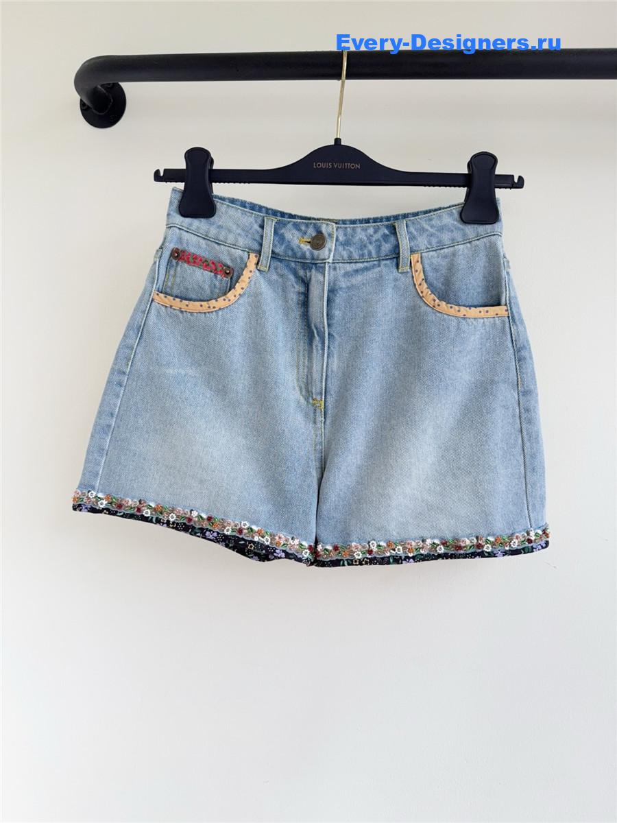Va1e*ntin0 garavani contrast border denim shorts