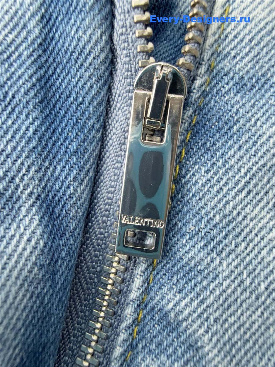 Va1e*ntin0 garavani contrast border denim shorts