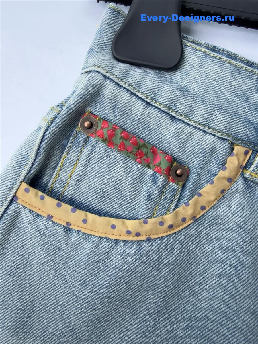 Va1e*ntin0 garavani contrast border denim shorts