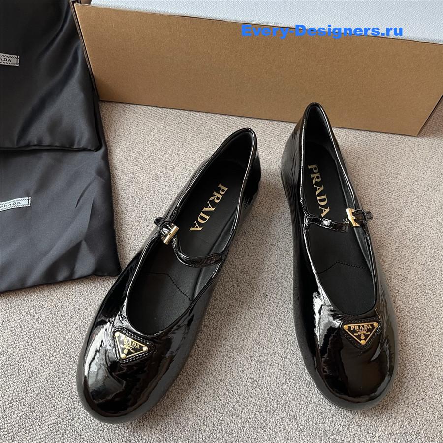 Pra*a black naplak patent leather ballerinas