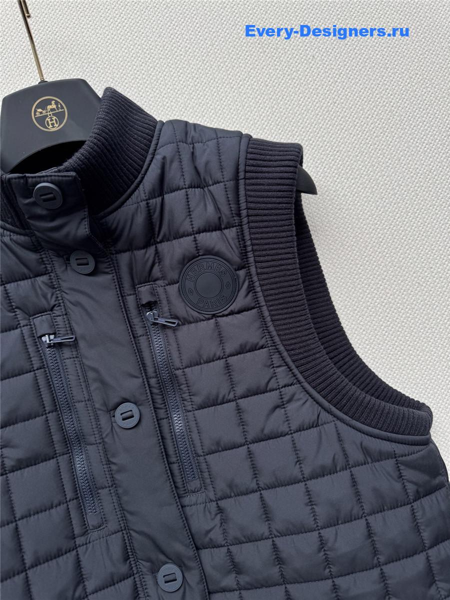 H**me5 black padded vest