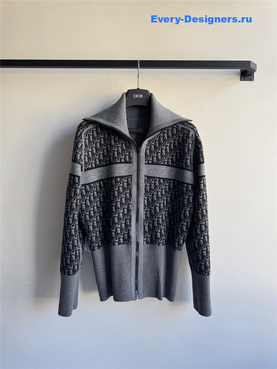 D10r gray reversible hooded cardigan