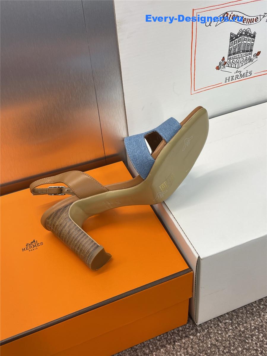 H**me5 light blue encens 50 sandals