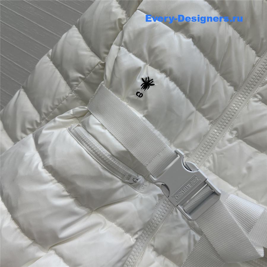 Pra*a stand collar white down jacket