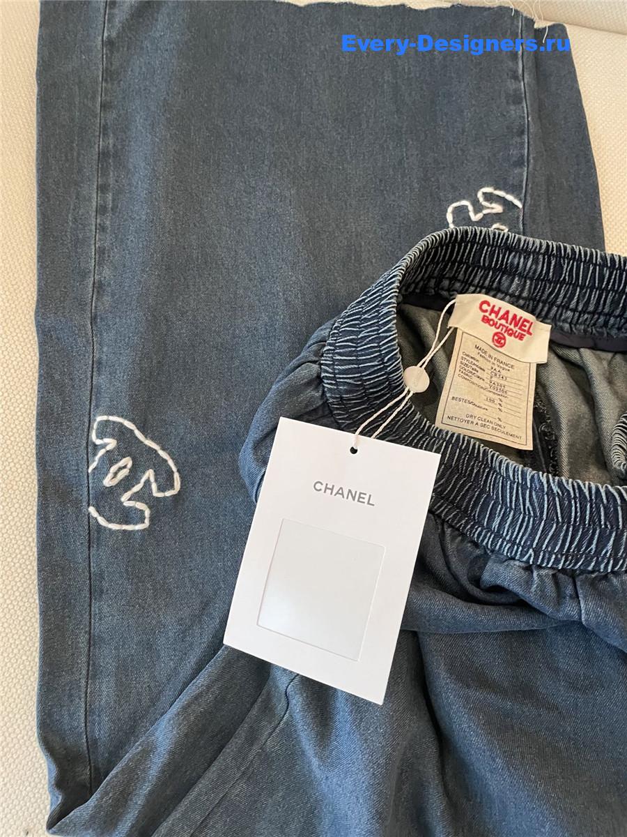 Ch**el blue elastic waist flared jeans