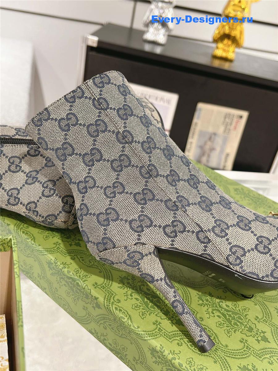 Gvc*1 beige gg canvas horsebit chain ankle booties