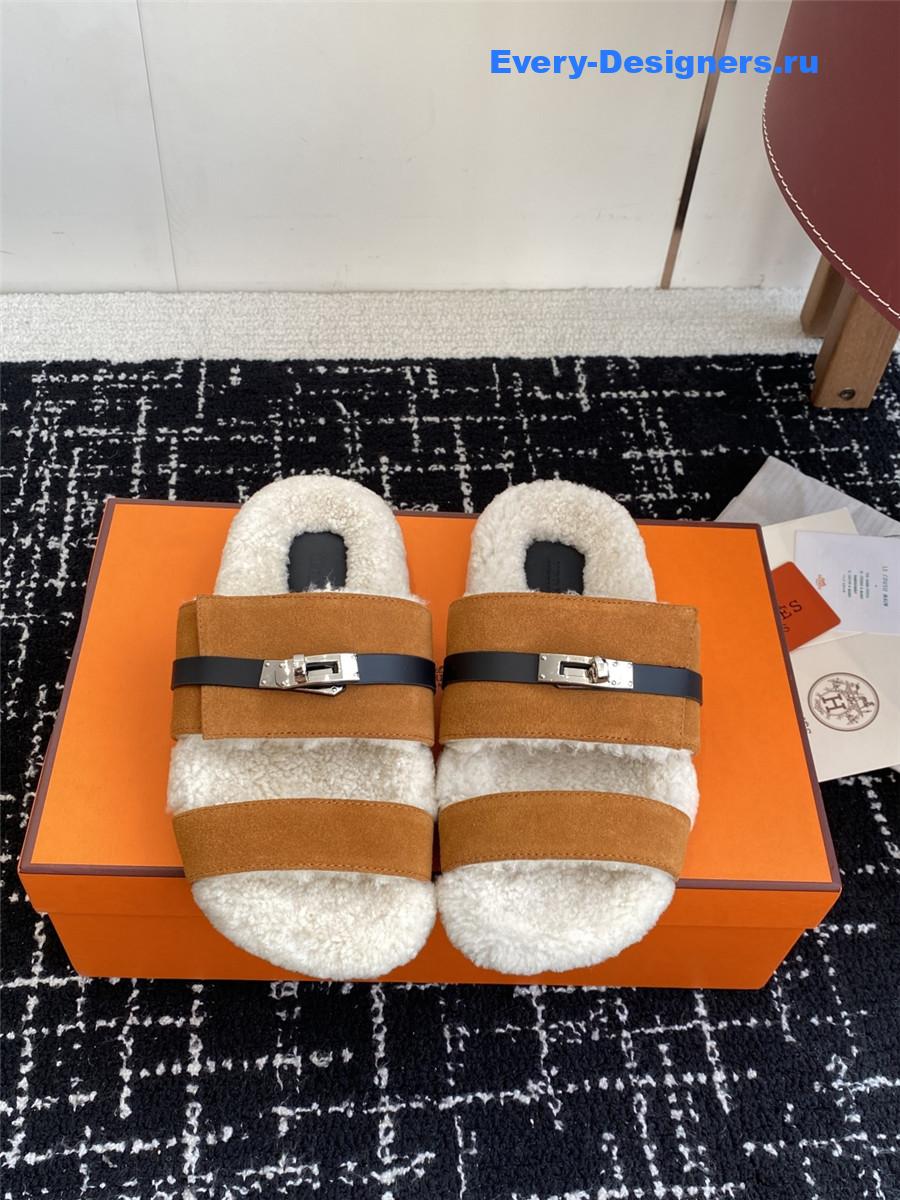 H**me5 brown suede sherling chypre sandal