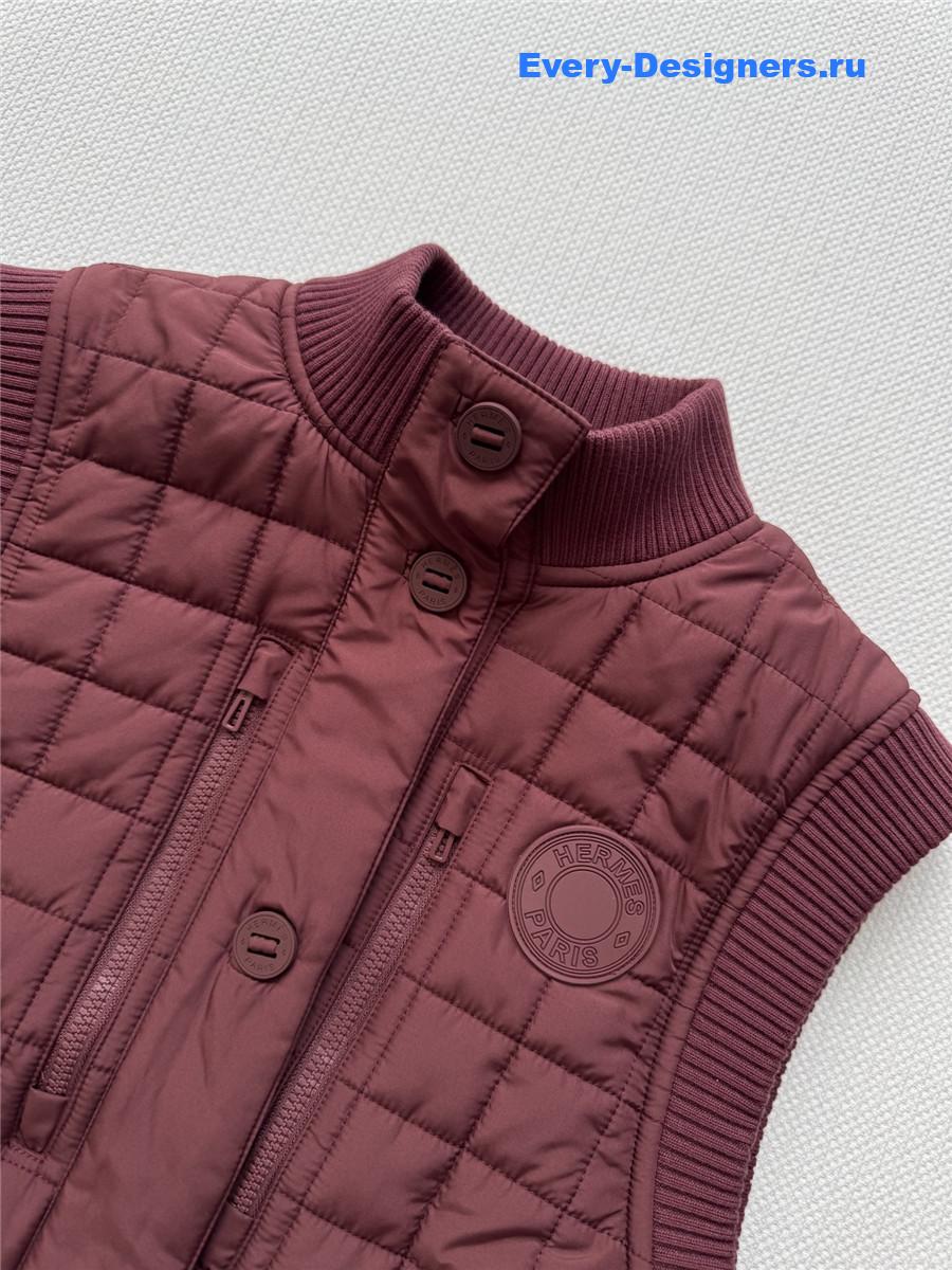H**me5 burgundy quilted vest