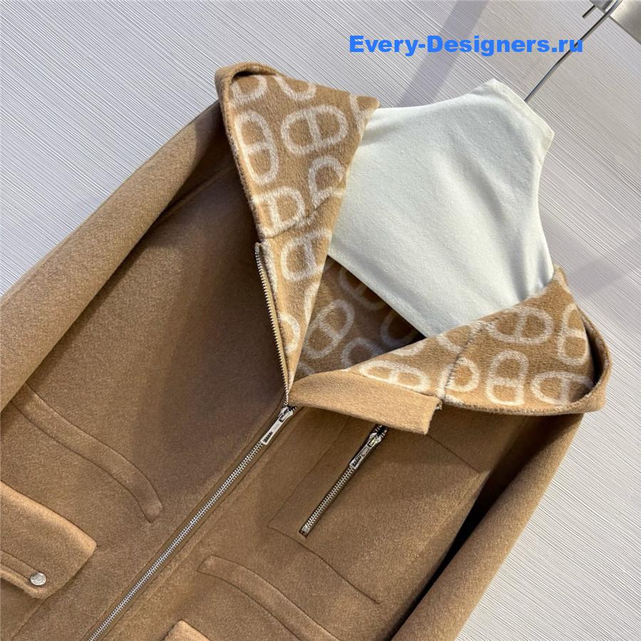 H**me5 double logo wool jacquard hooded coat