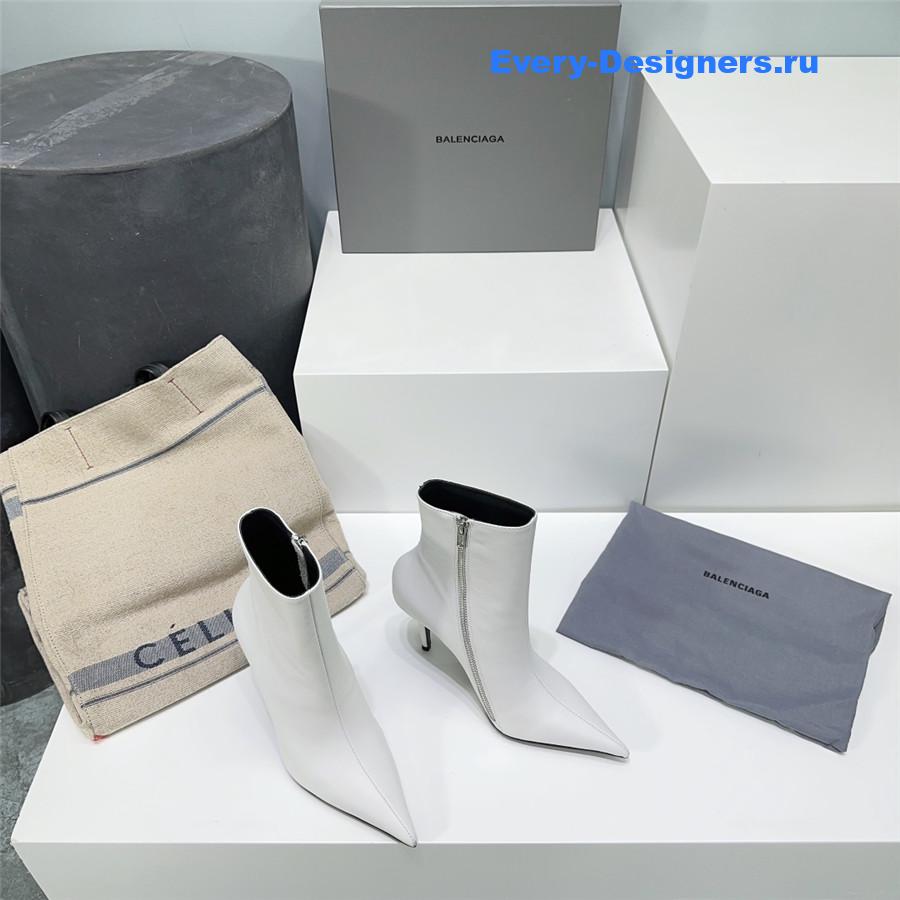 Ba1en*iaga white zipper pointed toe boots